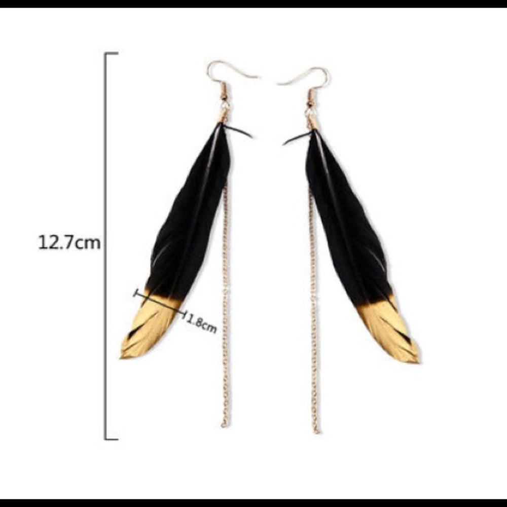 Noir Oro Leaf Earrings - Picture 4 of 4